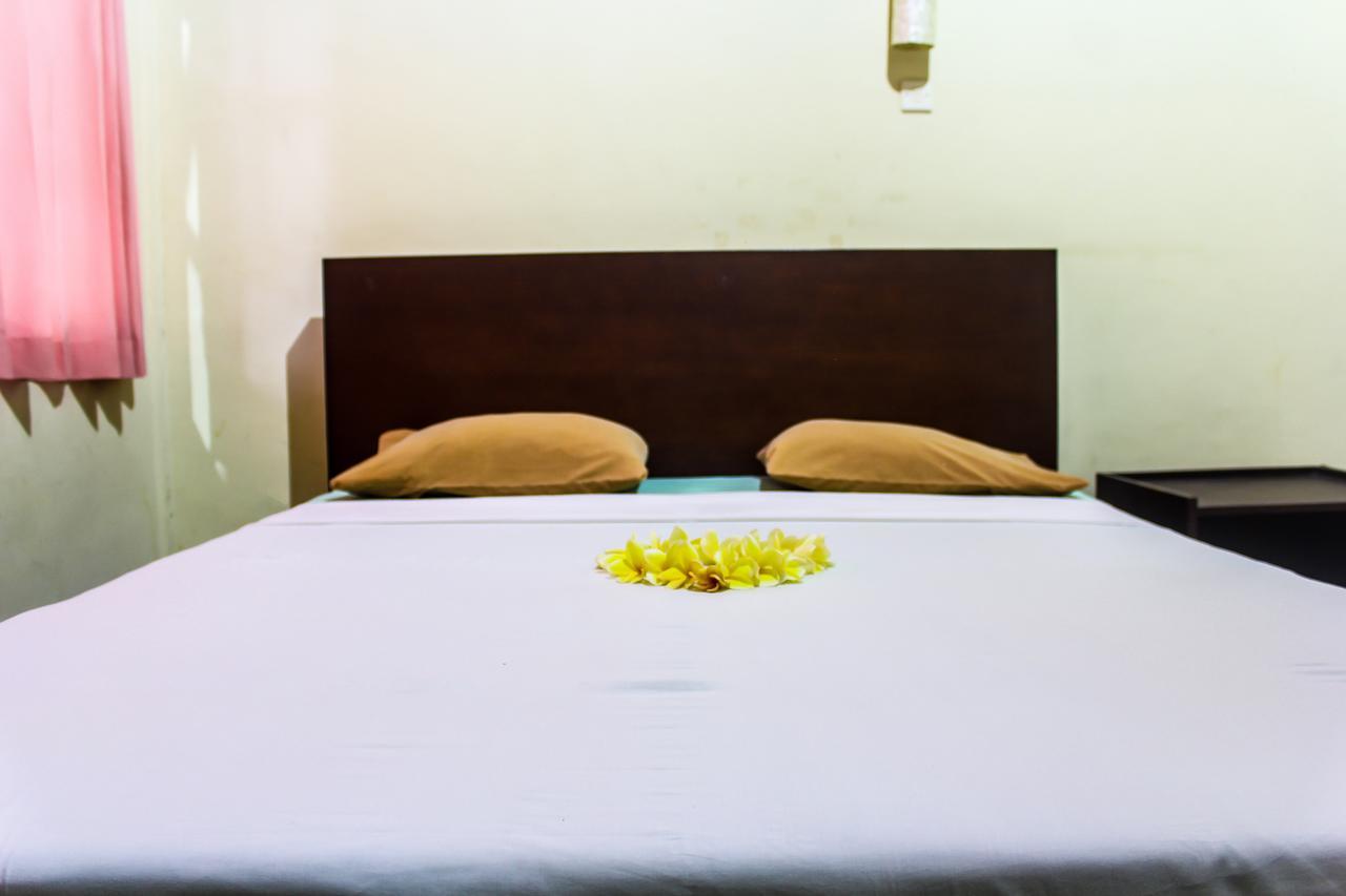 Budhi Beach Inn Kuta Lombok Extérieur photo