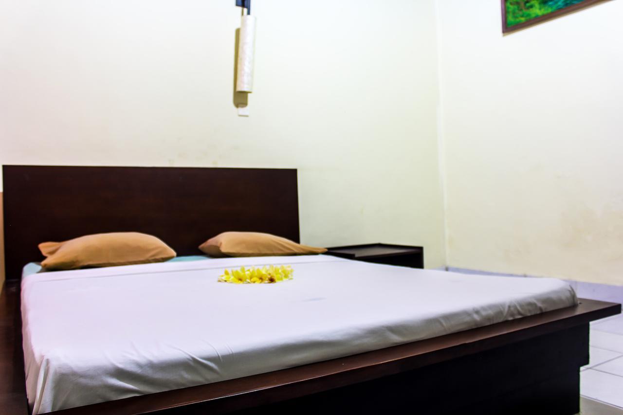 Budhi Beach Inn Kuta Lombok Extérieur photo