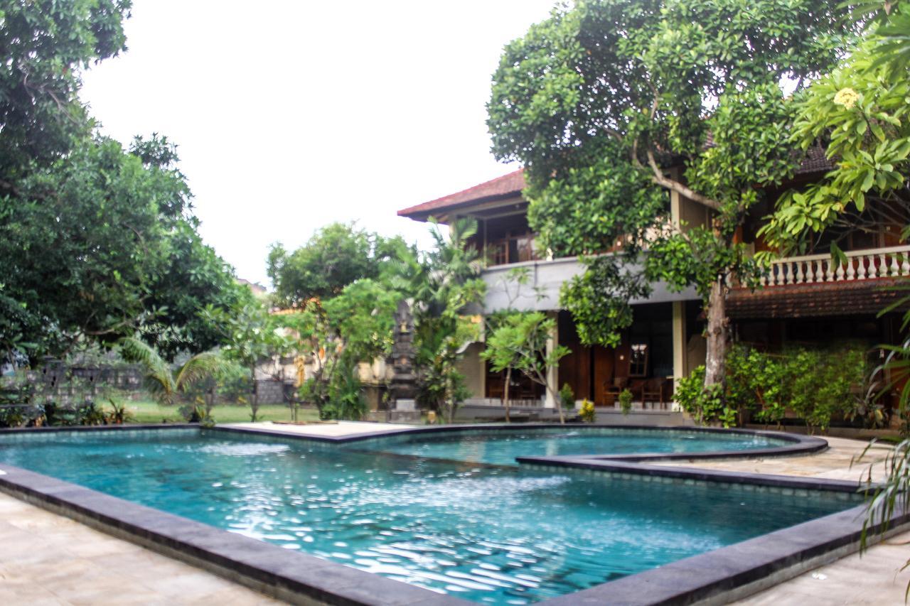 Budhi Beach Inn Kuta Lombok Extérieur photo