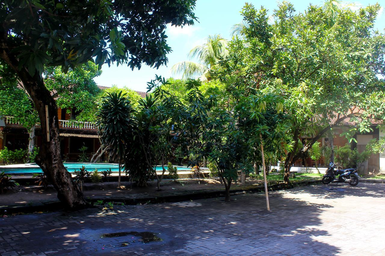 Budhi Beach Inn Kuta Lombok Extérieur photo