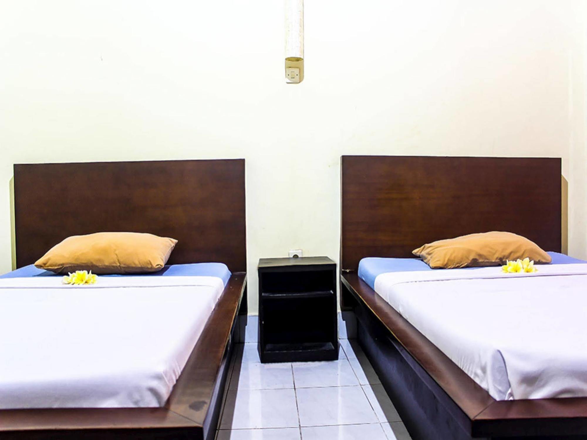 Budhi Beach Inn Kuta Lombok Extérieur photo