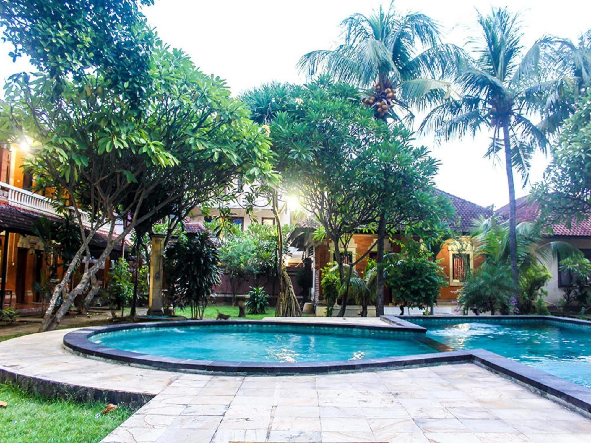Budhi Beach Inn Kuta Lombok Extérieur photo
