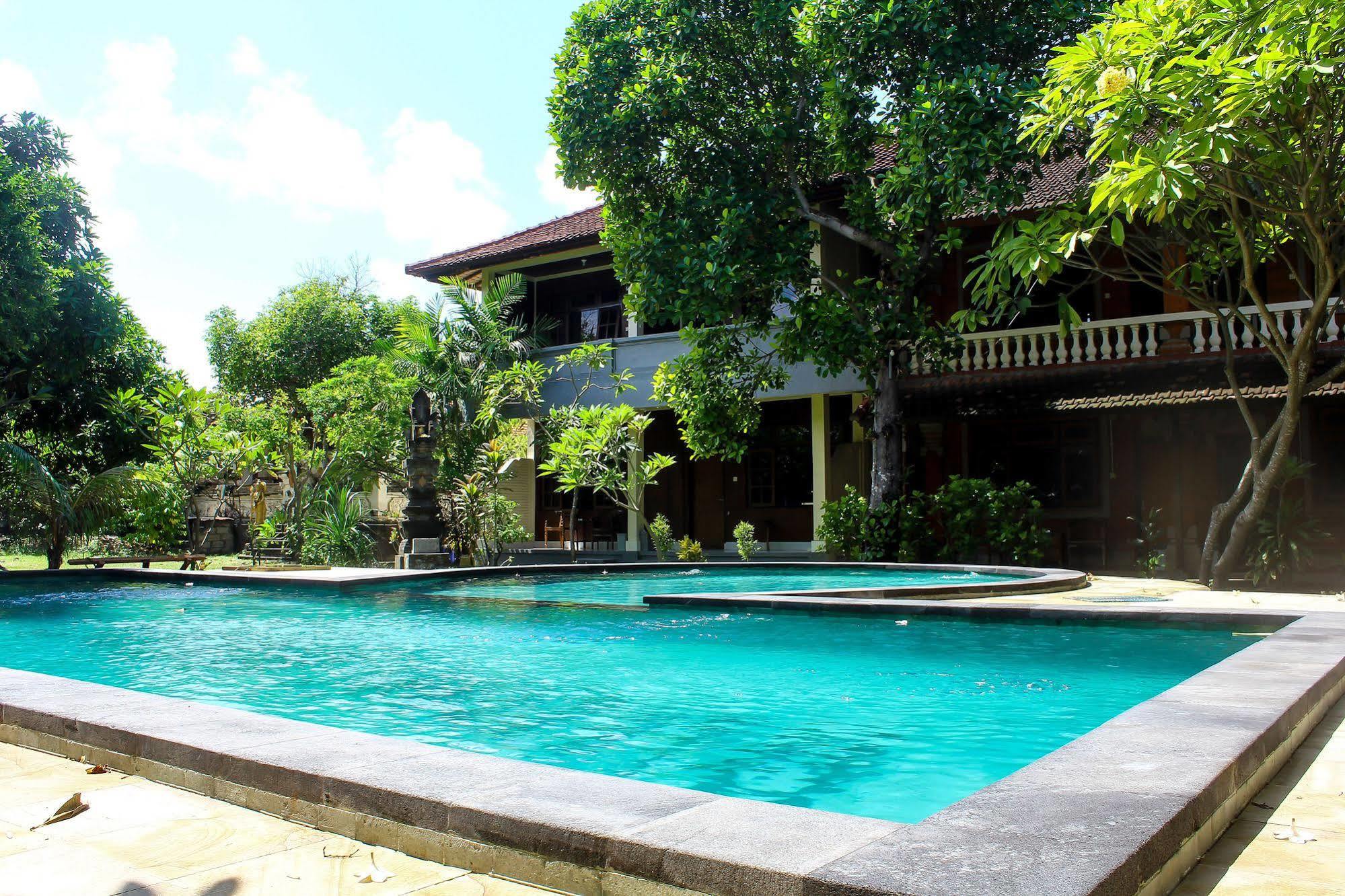 Budhi Beach Inn Kuta Lombok Extérieur photo