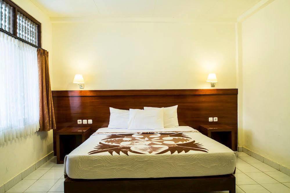 Budhi Beach Inn Kuta Lombok Extérieur photo