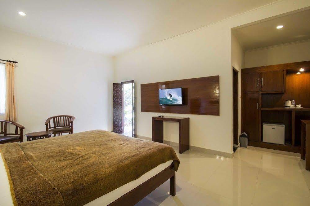 Budhi Beach Inn Kuta Lombok Extérieur photo